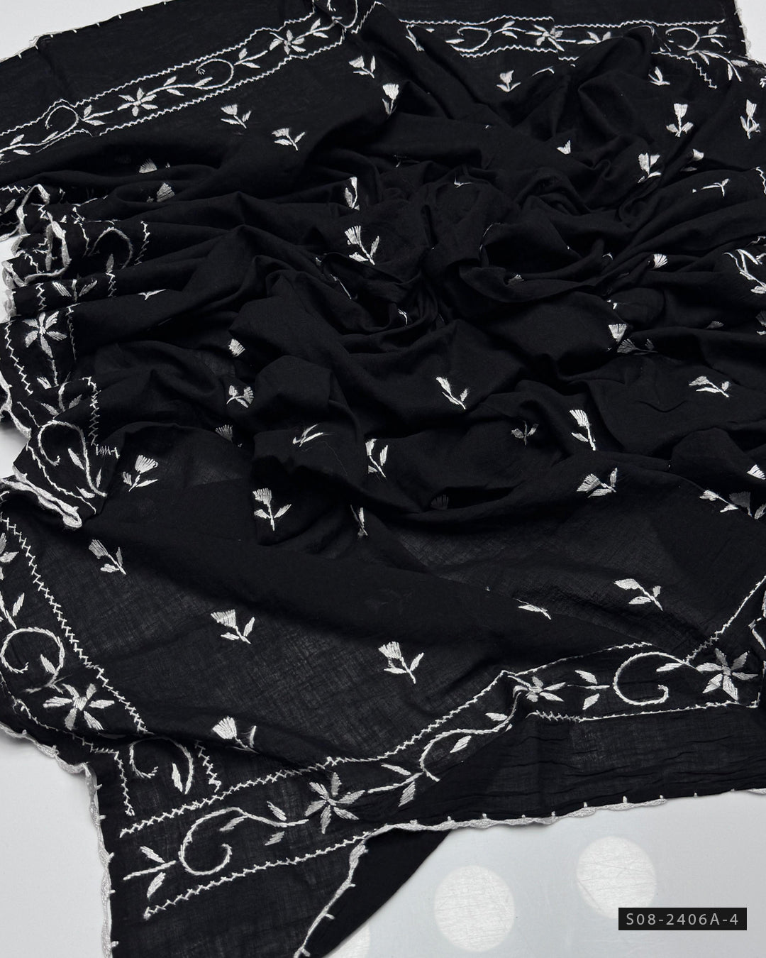 Beautiful Hand Embroidered Lawn Chaddar Collection