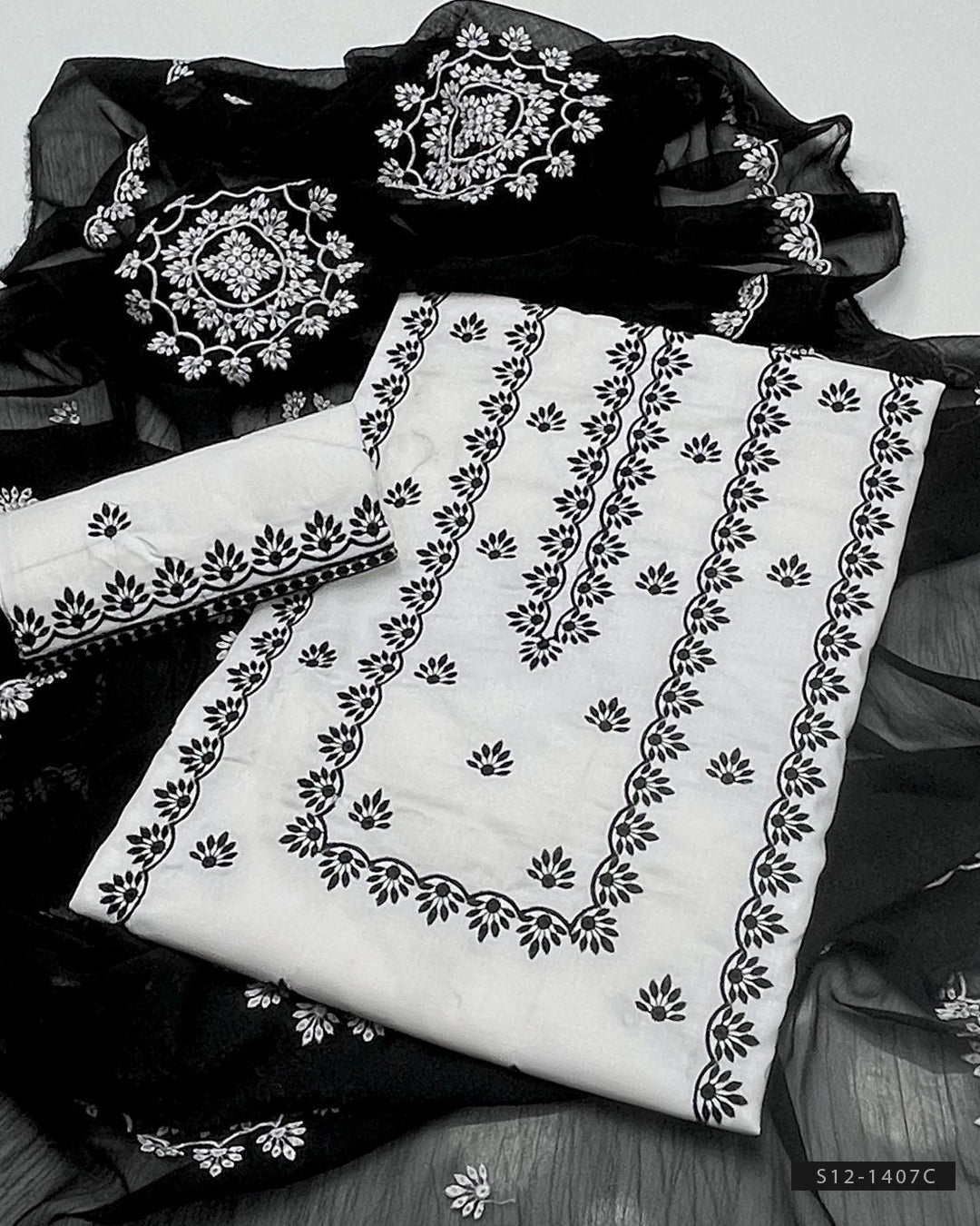 3 PC Unstitched Cotton Lawn Dress