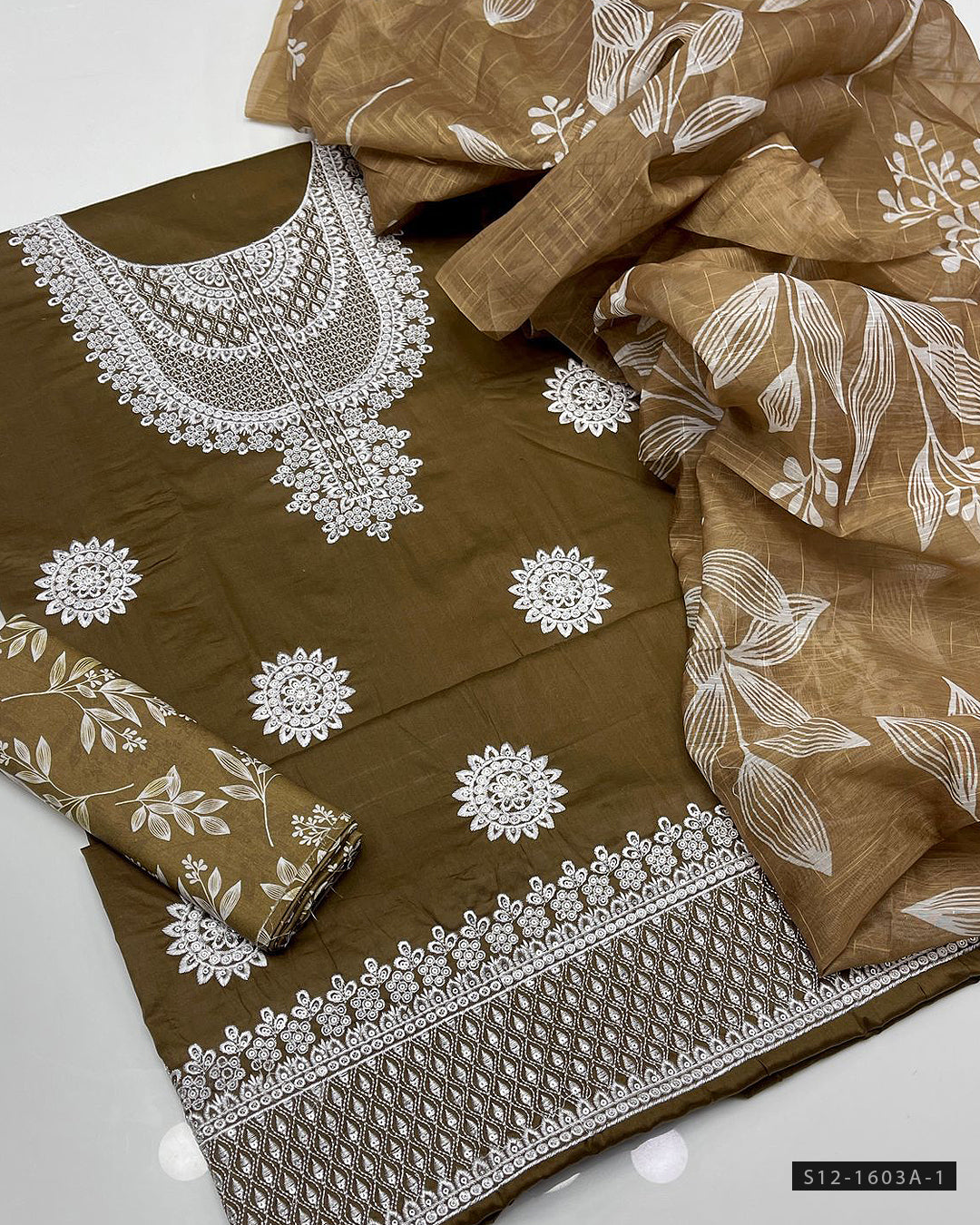 3 PC Unstitched Cotton Lawn Dress Cololection