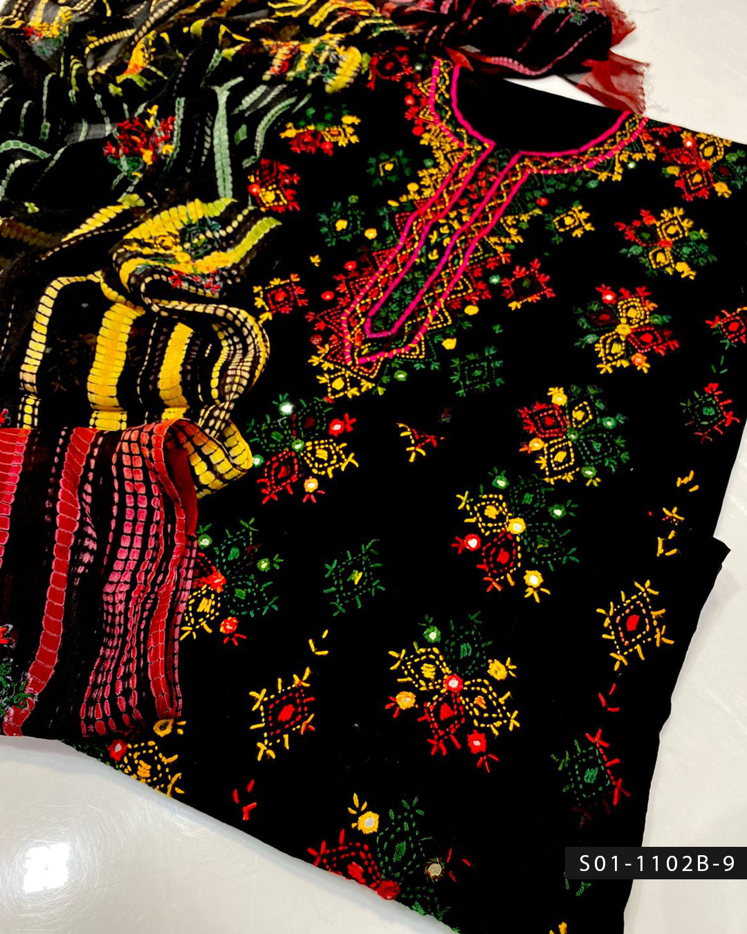 Handmade Afghani Sheesha Work 3PC Lawn Suit with Tie & Dye Chiffon Dupatta