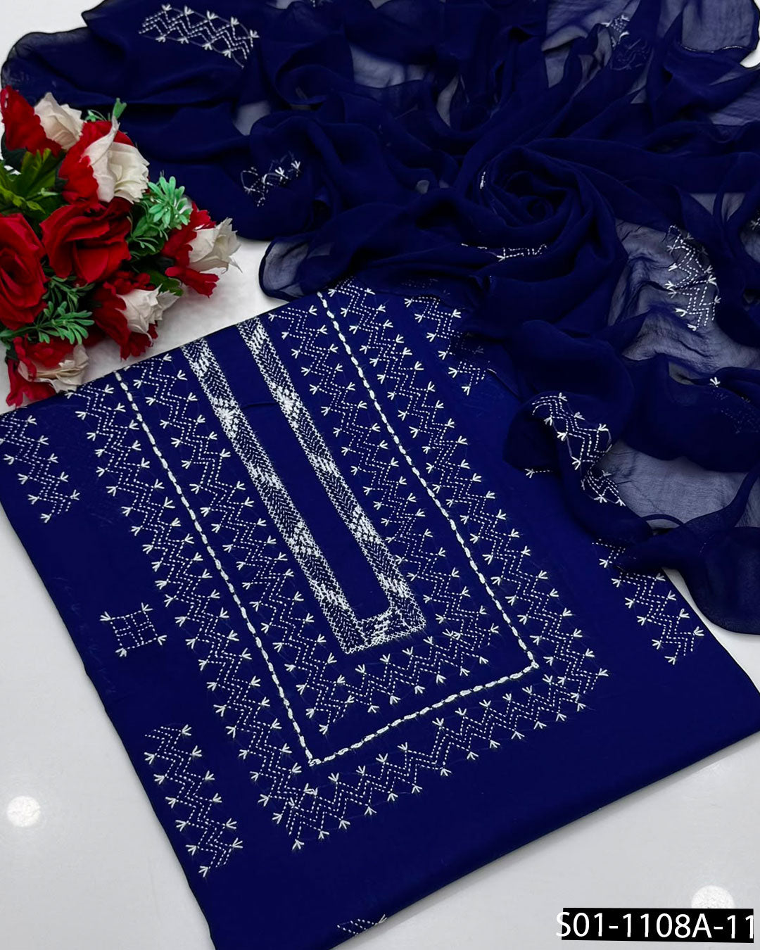 ✨ Premium 3 PC Unstitched Lawn Suit — Handmade Kacha Tanka & Tarkashi Embroidery