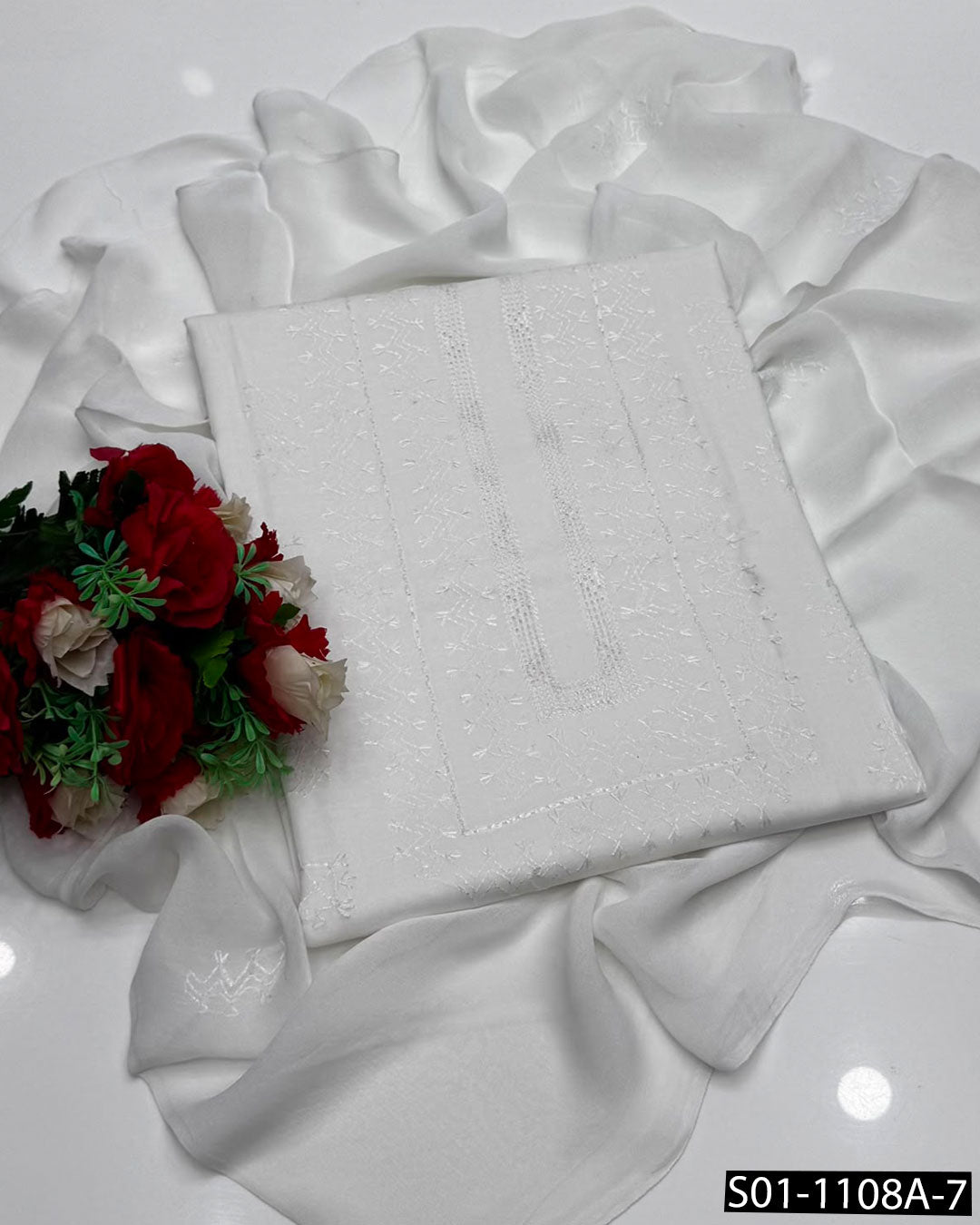 ✨ Premium 3 PC Unstitched Lawn Suit — Handmade Kacha Tanka & Tarkashi Embroidery
