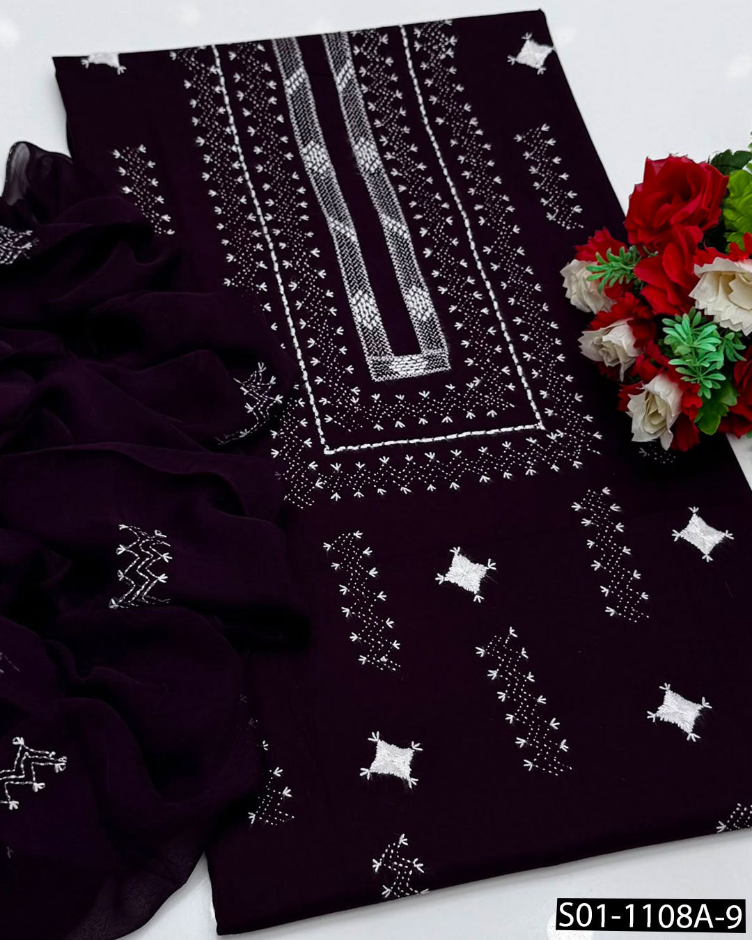 ✨ Premium 3 PC Unstitched Lawn Suit — Handmade Kacha Tanka & Tarkashi Embroidery