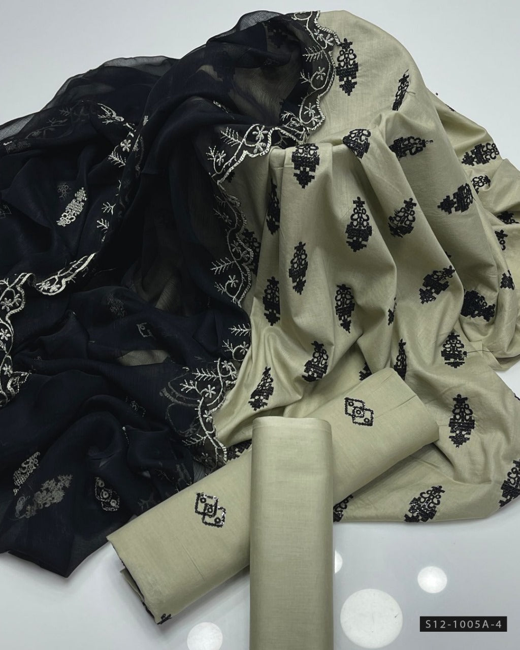 3 PC Unstitched Cotton Lawn Dress