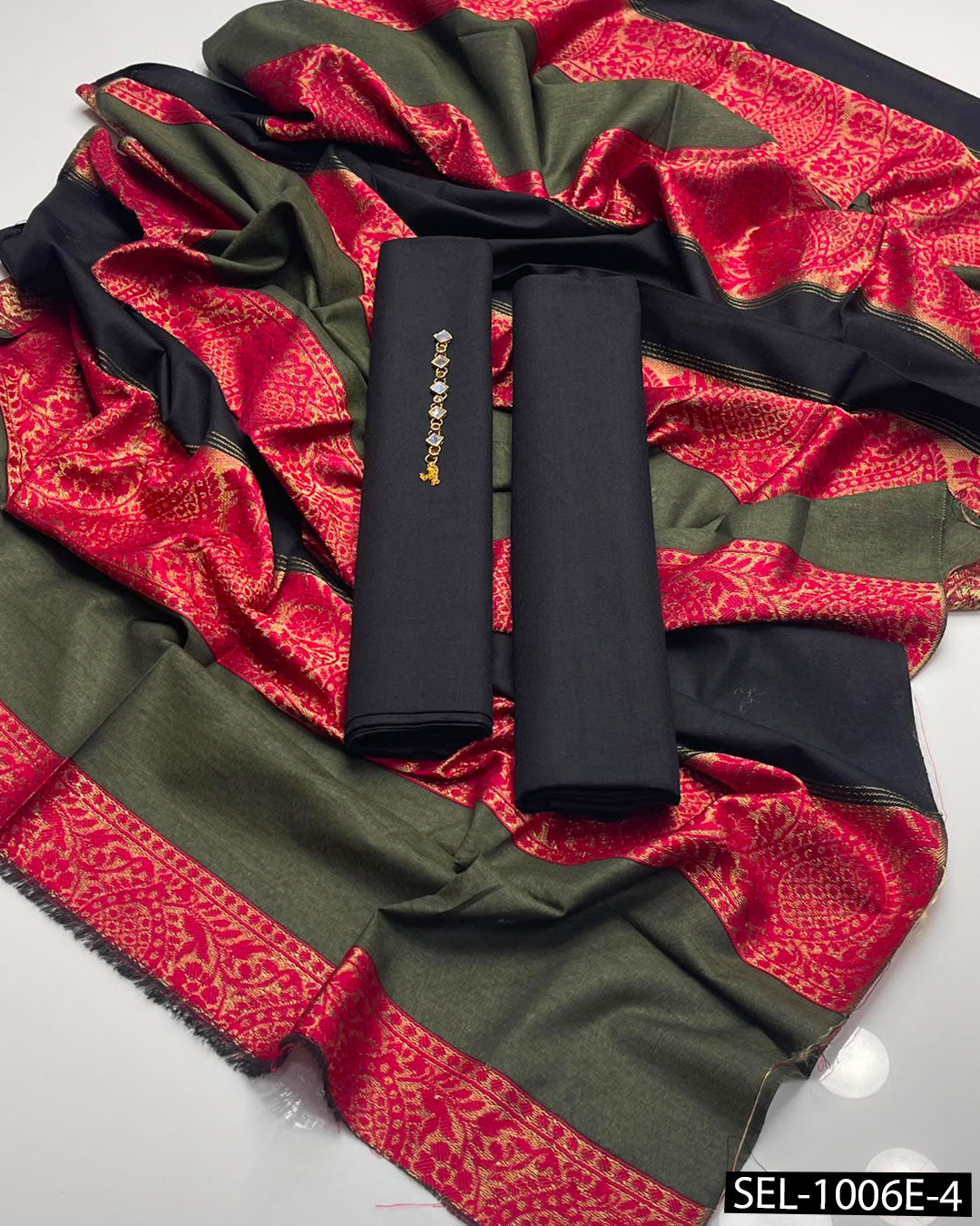 Khaddi Sussi 3-Piece Unstitched Winter Suit
