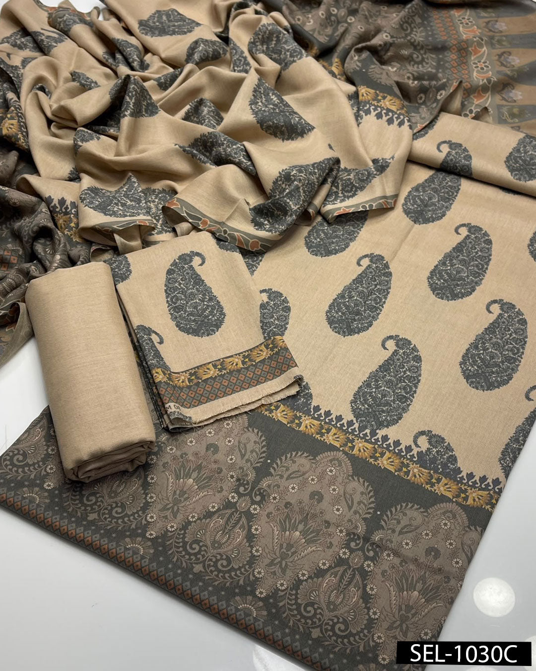 Elegant Pashmina Wool Winter Suit with Kalamkaari Print