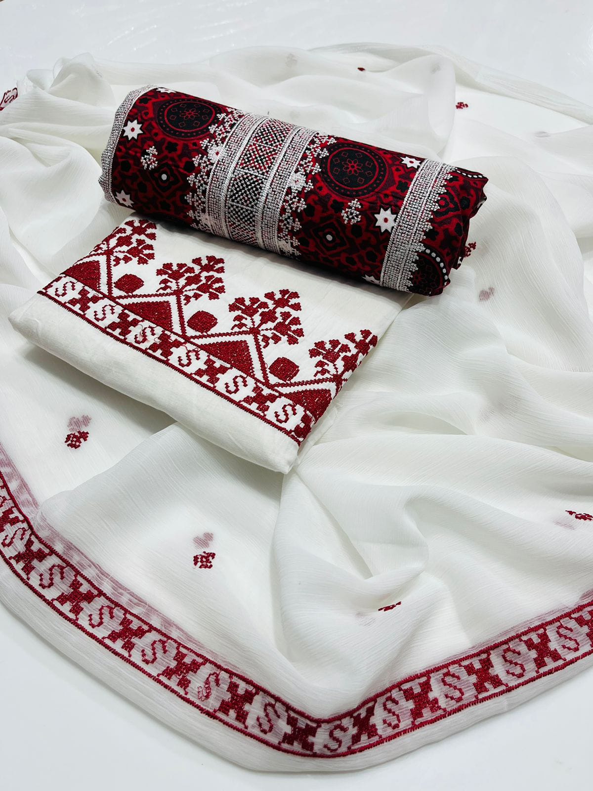 3 PC Unstitched Cotton Lawn Embroidery Shirt & Trouser With Chiffon Dupatta